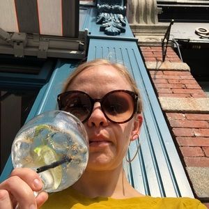 Meet your Posher, Lauren